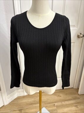 Women's Black Ribbed Long-Sleeve Scoop Neck Top